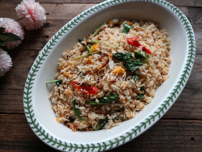 Nasi Goreng Ikan Masin Yang Terlajak Sedap Azie Kitchen