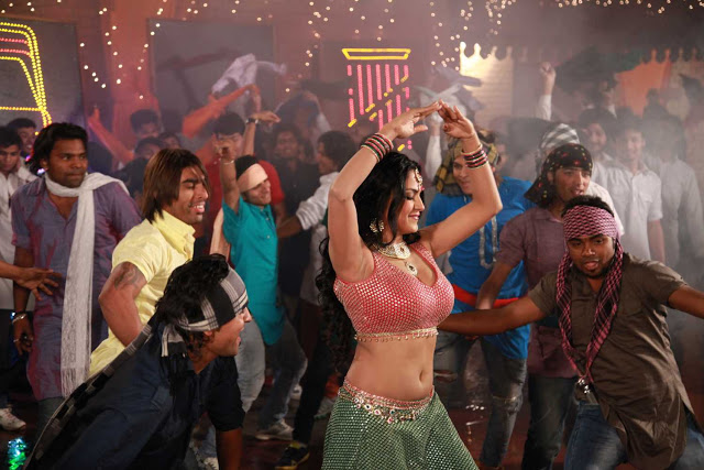 Veena Malik item song