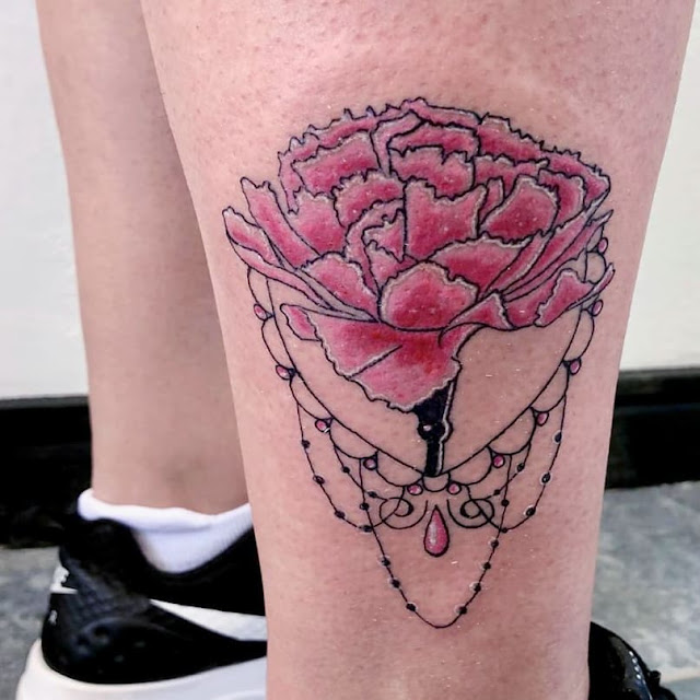 Inspire-se: 50 tatuagens femininas usando rosa como cor principal