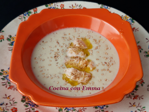 Crema fría de melón con salmón