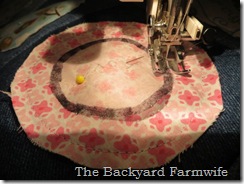 circle denim quilt tutorial - The Backyard Farmwife