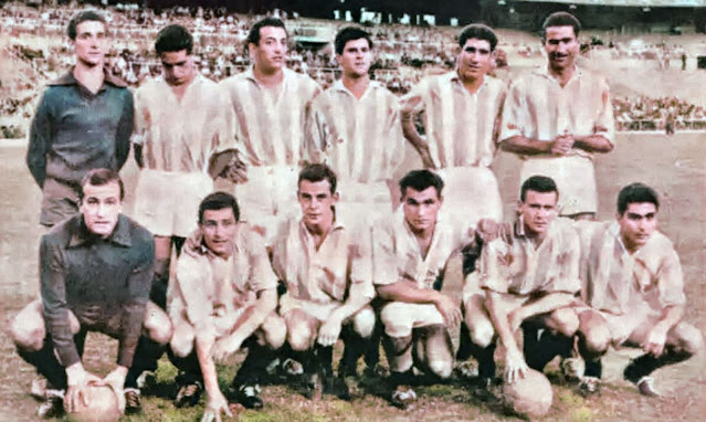 📸REAL VALLADOLID DEPORTIVO 📆6 septiembre 1958 ⬆️Calvo (portero suplente), García, Tini, Ramírez, Matito y Lesmes I. ⬇️Benegas, Pontoni, Pereda, Beke, Mirlo y Peiró. REAL MADRID C. F. 2 🆚 REAL VALLADOLID DEPORTIVO 3. Sábado 06/09/1958. Partido amistoso. Madrid, estadio Santiago Bernabéu. GOLES: ⚽0-1: 19’, Beke. ⚽0-2: 26’, Mirlo. ⚽0-3: 44’, Chus Pereda. ⚽1-3: 75’, Villa. ⚽2-3: 89’, Pontoni, en propia puerta.