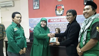 <b>16 Parpol Peserta Pileg 2019 Daftarkan Bacalegnya Ke KPU NTB</b>