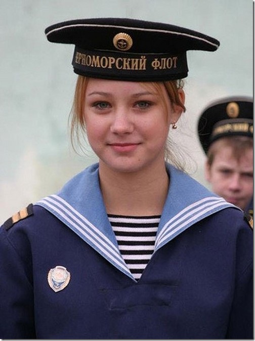 Beautiful-Female-Military-Around-the-World-005
