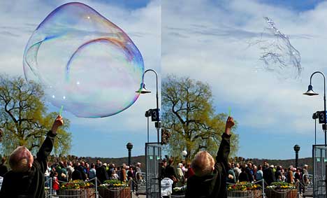 Life and death of a soap bubble