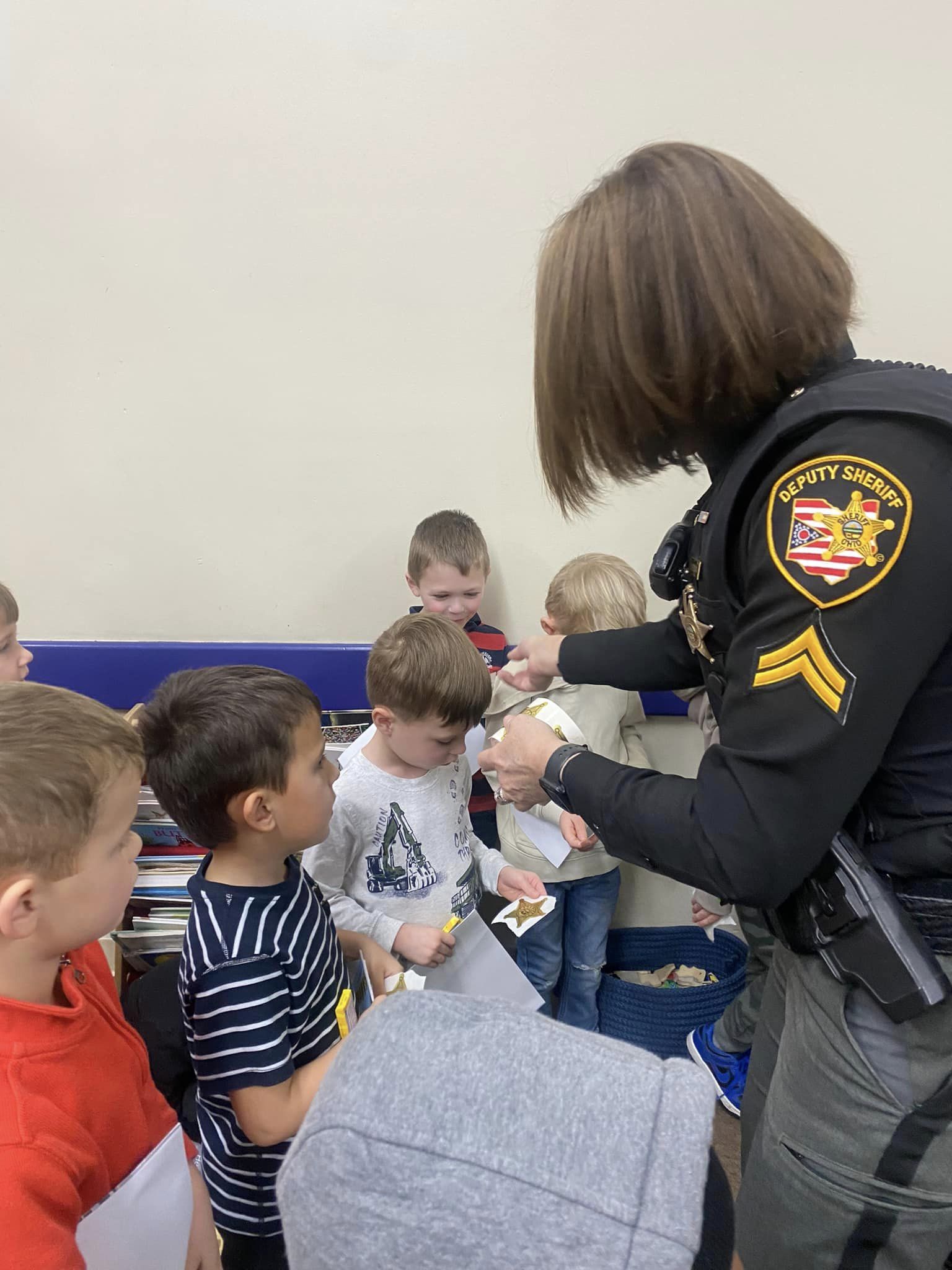 Kids expressing thanks to brave sheriffs