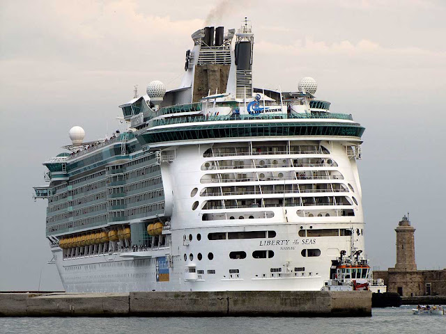 Liberty of the Seas cruise ship, IMO 9330032, port of Livorno