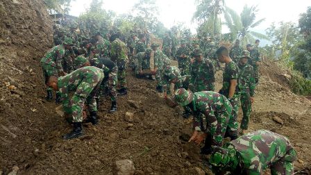 Tim Satgas TMMD  105 Kodim 1424/Sinjai, Tancap Gas di Hari Pertama