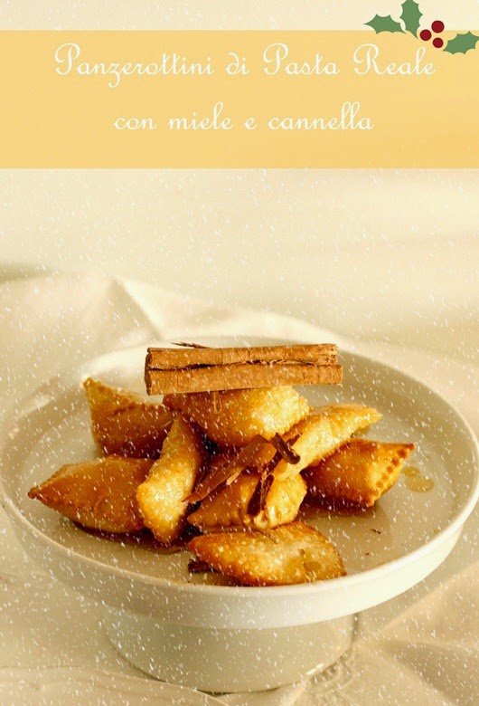 panzerottini di pasta reale con miele e cannellaù