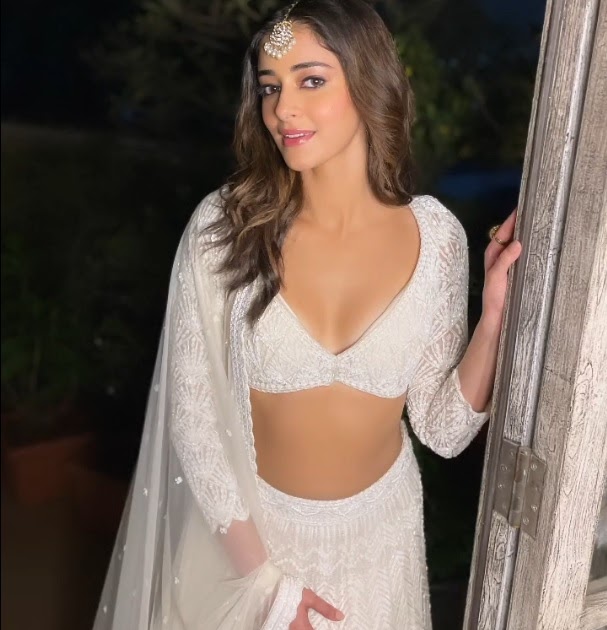 Ananya Panday looks Simple yet Classy in the Latest White Outfit