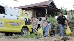 Tim Super Peduli Supriansa Serahkan Bantuan Untuk Korban Puting Beliung di Lapajung