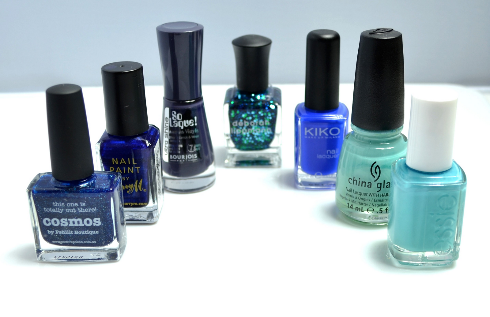 http://www.dreamingsmoothly.com/2014/02/du-bleu-sur-mes-ongles-defi-du-lundi.html