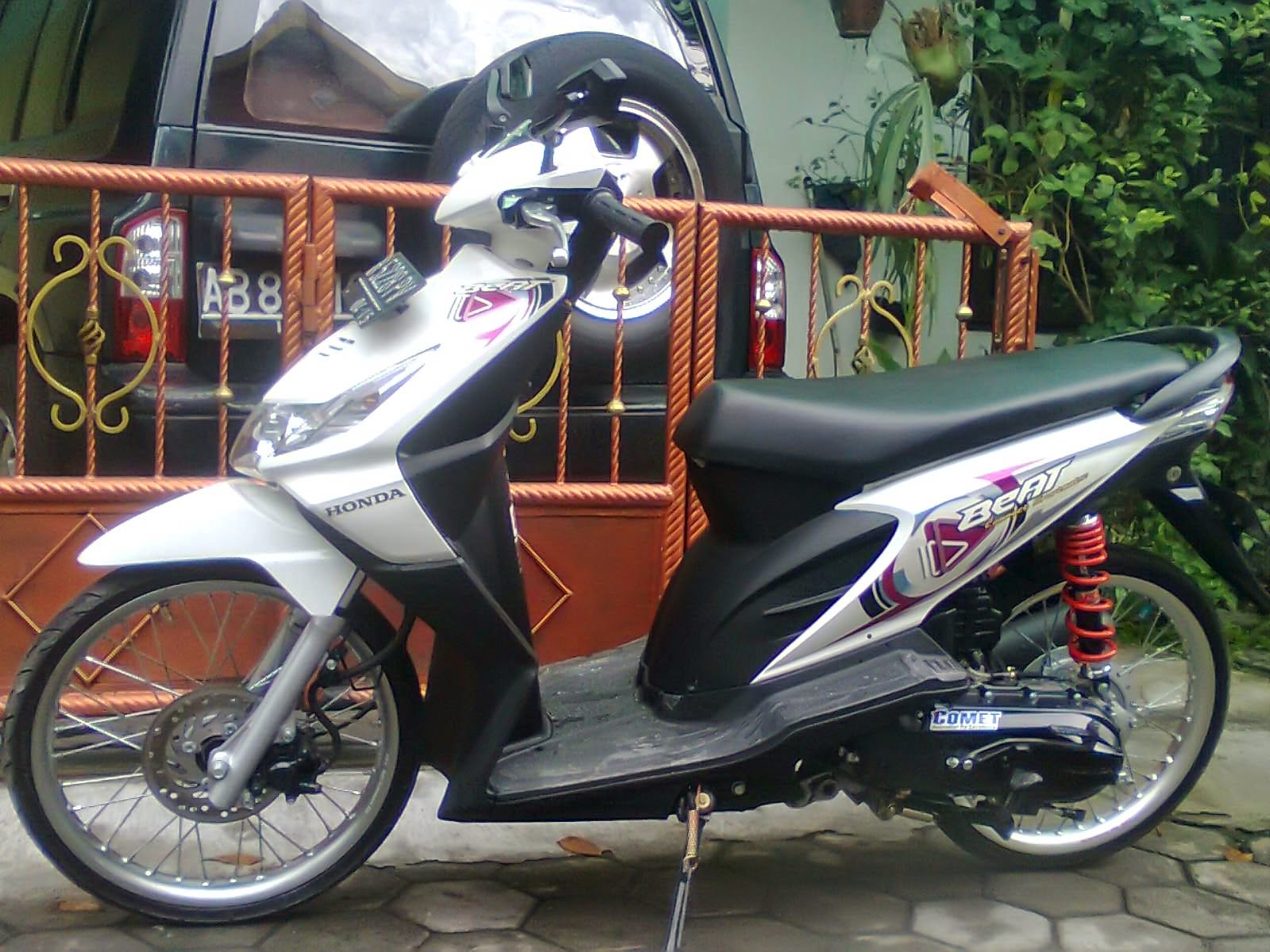 107 Modifikasi Motor Beat Putih Ring 17 Modifikasi Motor Beat