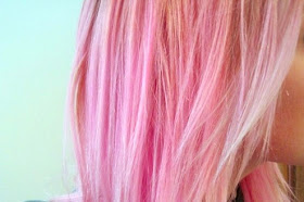 cheveux rose pour blonde