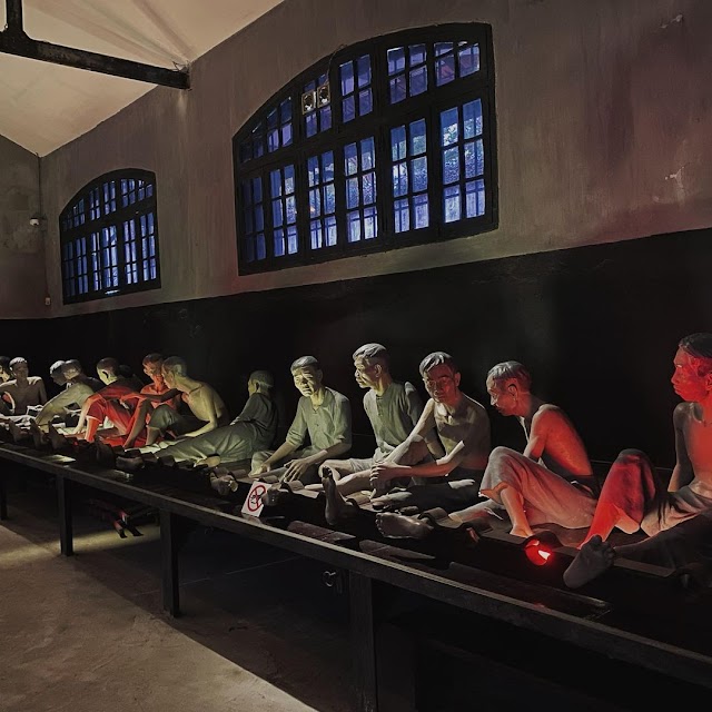 Nhà tù Hỏa Lò – Di tích lịch sử thu hút nhiều khách du lịch khi đến Hà Nội
