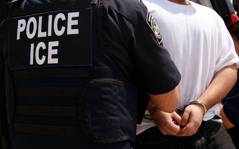Dominicano arranca dedo con mordida a un oficial de ICE cuando lo estaban arrestando en El Bronx