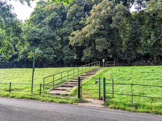 Stairs from Amwell Lane leading to the New River Path