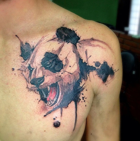 PRETO E BRANCO PANDA NO OMBRO