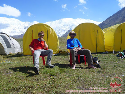 Базовый Лагерь под пиком Ленина. Отдых в горах. Памир, Кыргызстан