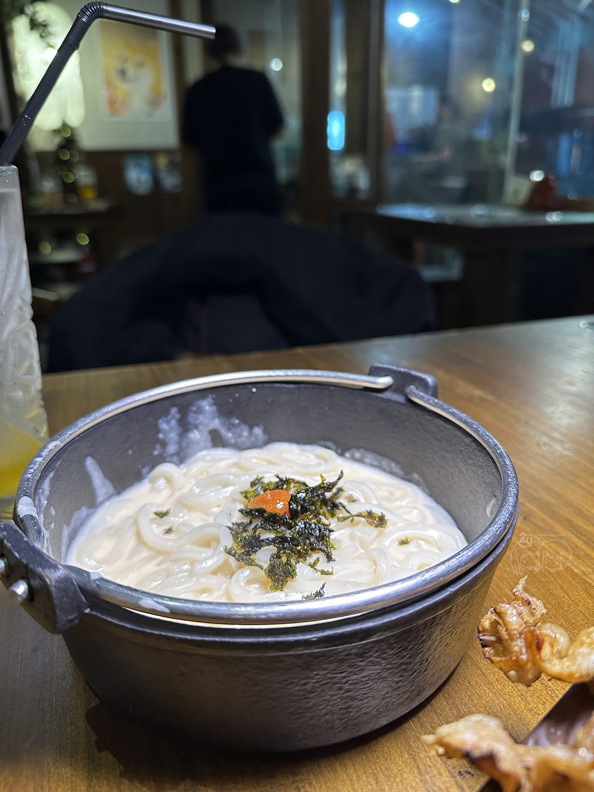 台南美食｜中西區　隼次燒鳥居食處｜串燒喝酒消夜好去處!聚餐首選還有雞白湯免費喝｜台南居酒屋推薦