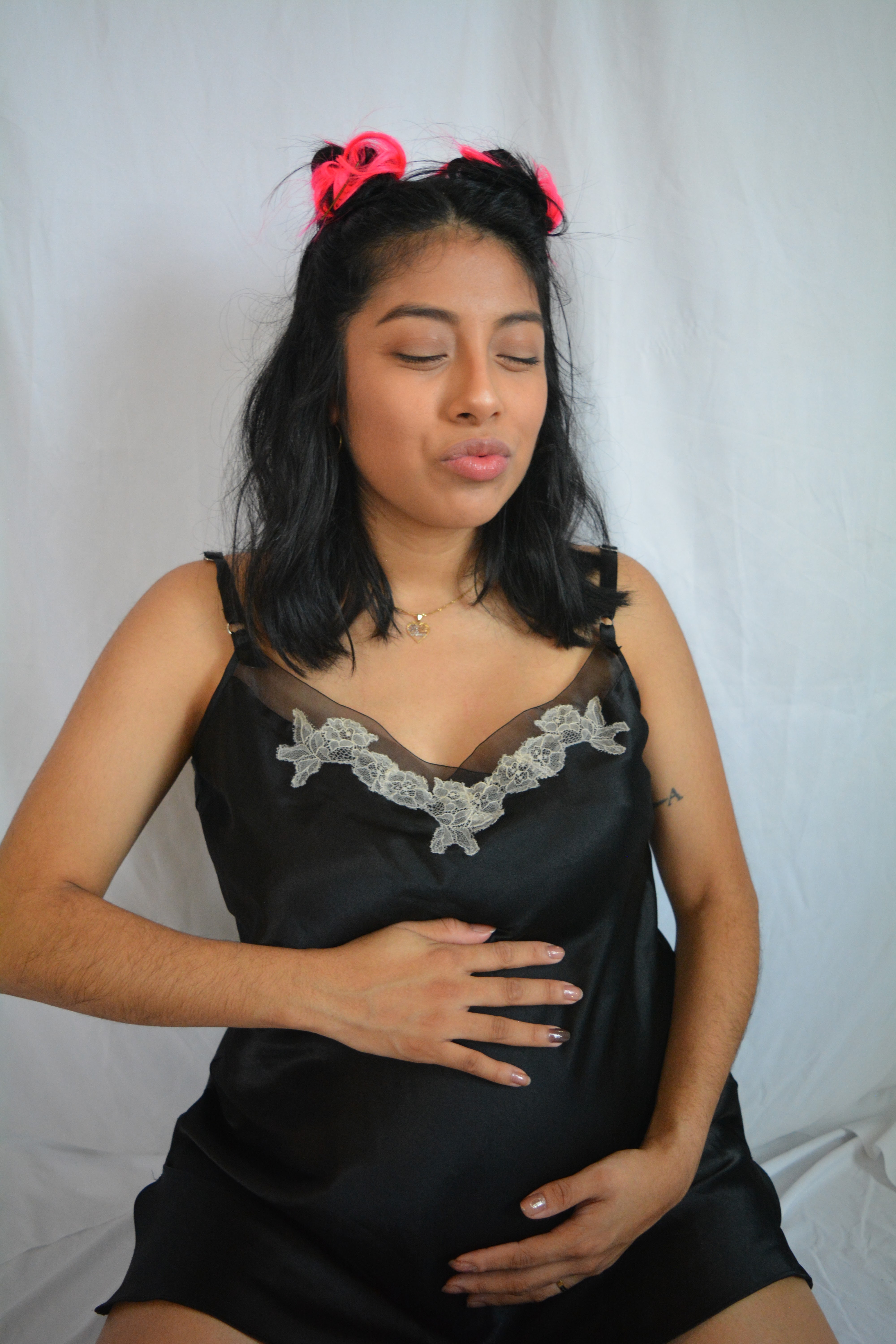 Maternity Photo Shoot Ideas: The Slip Dress Photo Shoot