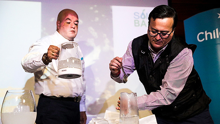 Chile: Chilenos emprendedores logran fabricar "Bolsas solubles en agua de genero y plásticas no contaminantes"  