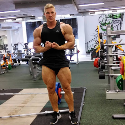 the beauty of male muscle: Edgars