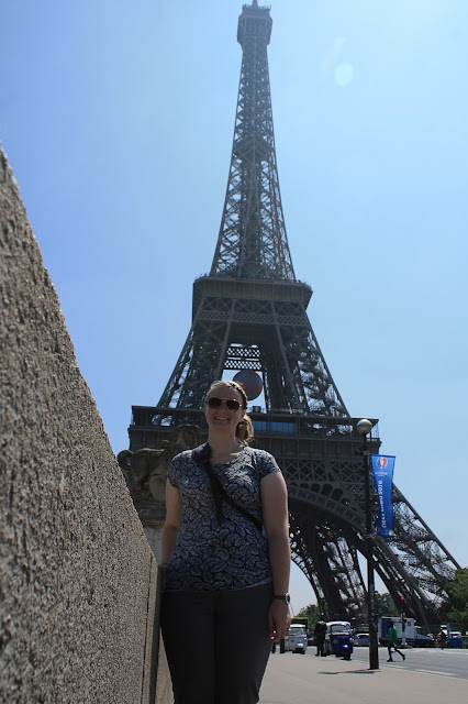 Meagan in front of the Eiffel Tower