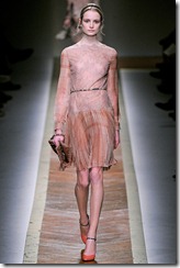 Valentino Ready-To-Wear Fall 2011 Runway Photo 18