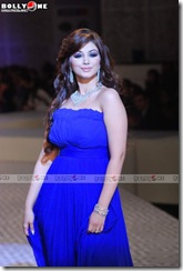 Ayesha-takia-hot-ramp-walk-2