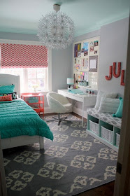 Minimalist teenage bedroom design for girls