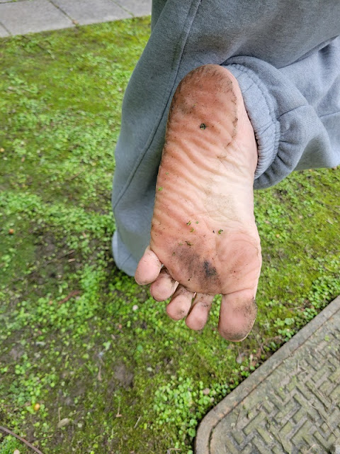 赤脚生活最健康 赤脚环保爱地球 赤脚走路可以解决你所有的健康问题