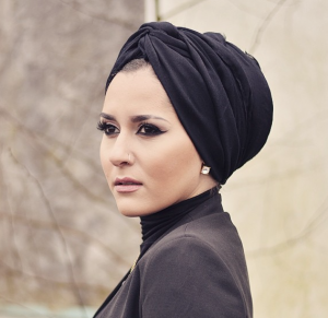 Tips Penting Memilih Make Up Yang Sesuai Dengan Jilbab