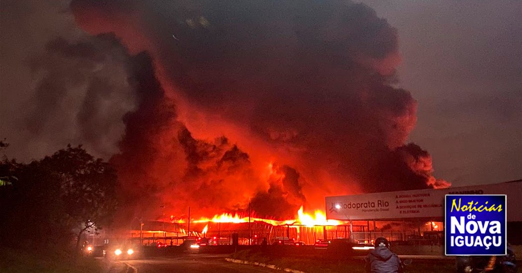 Incêndio atinge galpão na região do Brás, em SP, e deixa feridos; veja  vídeo - Estadão