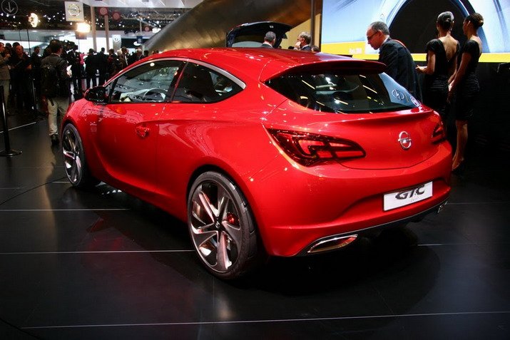 Opel Astra GTC Paris First Live pics and first live video Paris Motor Show