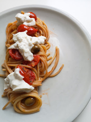 spaghetti pomodorini e burrata