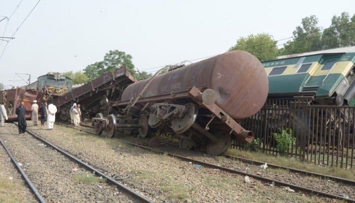 Accident to diesel freight car, train schedule affected