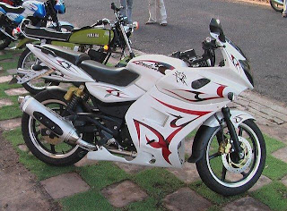 Bajaj Pulsar DTS-I 220 with Full fairing White Modified