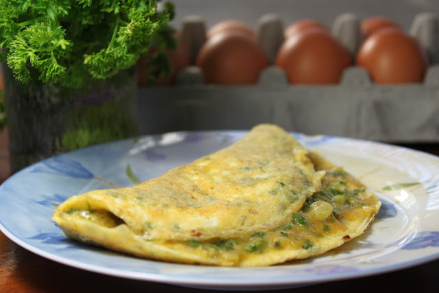 Breakfast omelette the Mediterranean way (Eggah عجة)