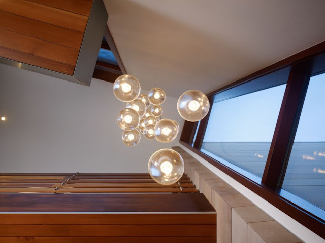 Light bulbs in the Mandeville Canyon Residence