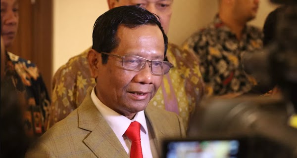 Helmi Felis Tuding Mahfud MD Omong Kosong, “Jangan Bicara Alam Ghaib Fud”
