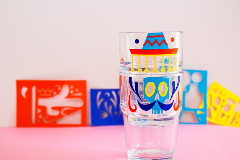 https://camillepplin.blogspot.com/2019/10/customisation-des-verres-ikea-reko-pour.html#more