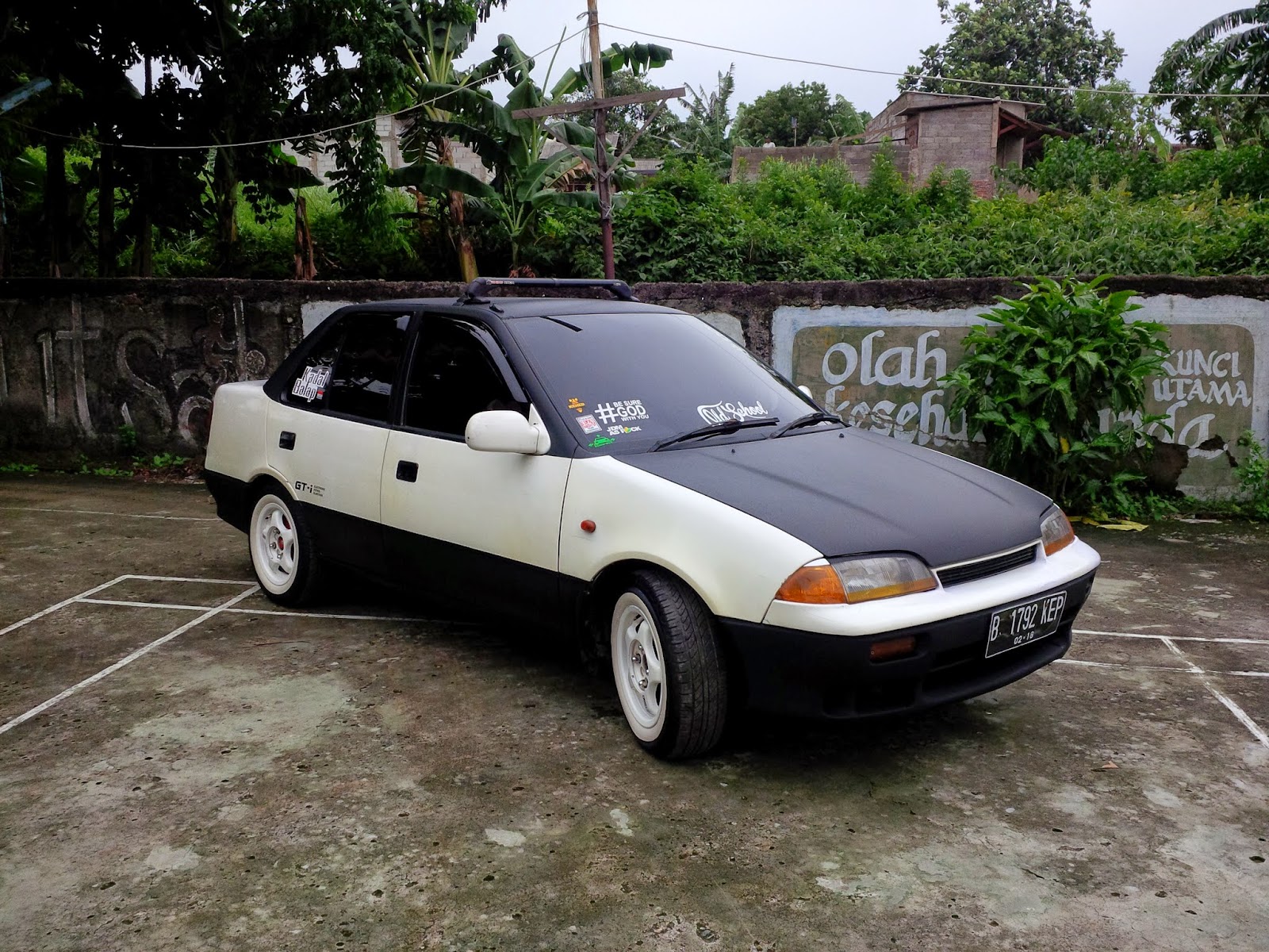 Modifikasi Mobil Sedan Suzuki Esteem Sobotomotif