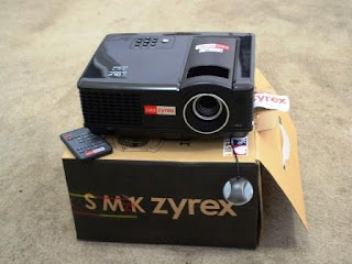 Projector SMK Zyrex