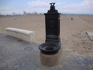 Water fountain photo - Valencia Beach