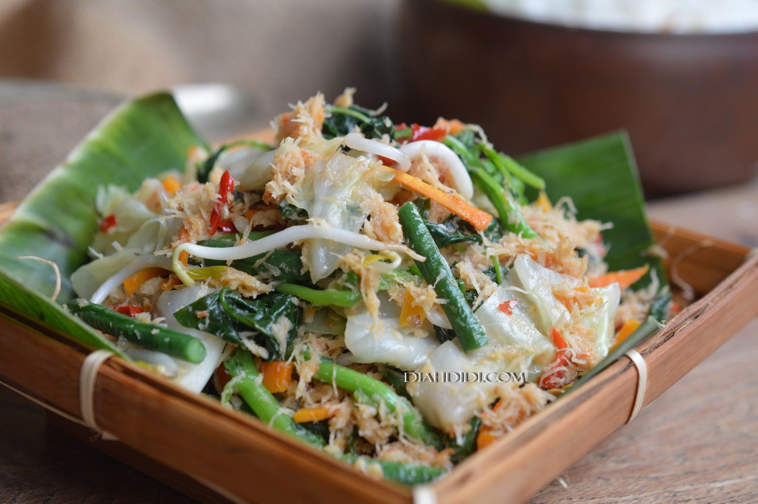 Diah Didi's Kitchen: Ayam Lodho, Nasi Gurih & Urap-Urap