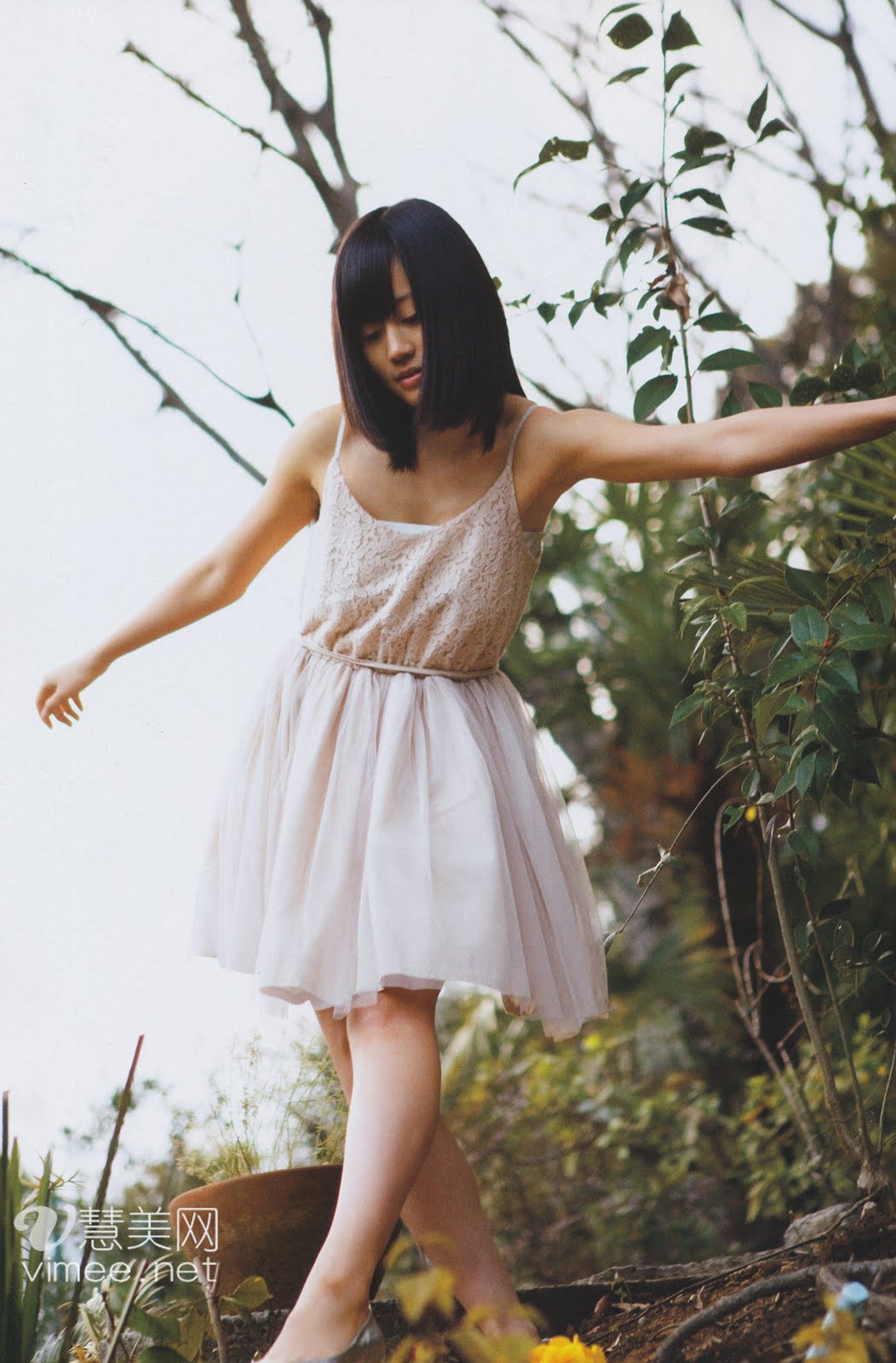 Kira Kira Anni: Maeda Atsuko In Tokyo Photobook Download!