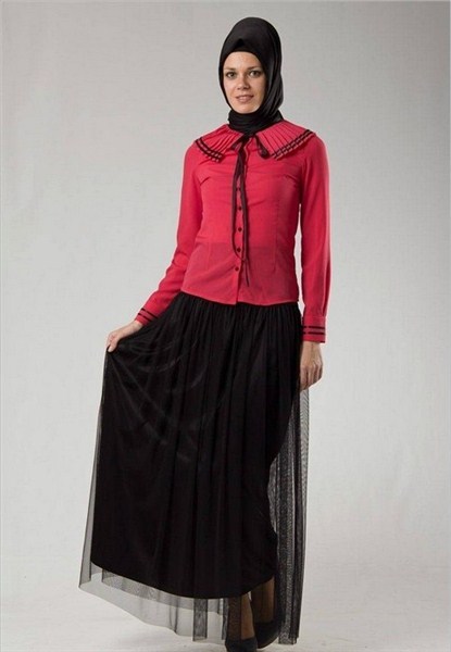  atau long skirt sedang ngetren dikalangan perempuan indonesia ketika ini Trend Model Rok Panjang Untuk Hijab Terbaru 2017/2018