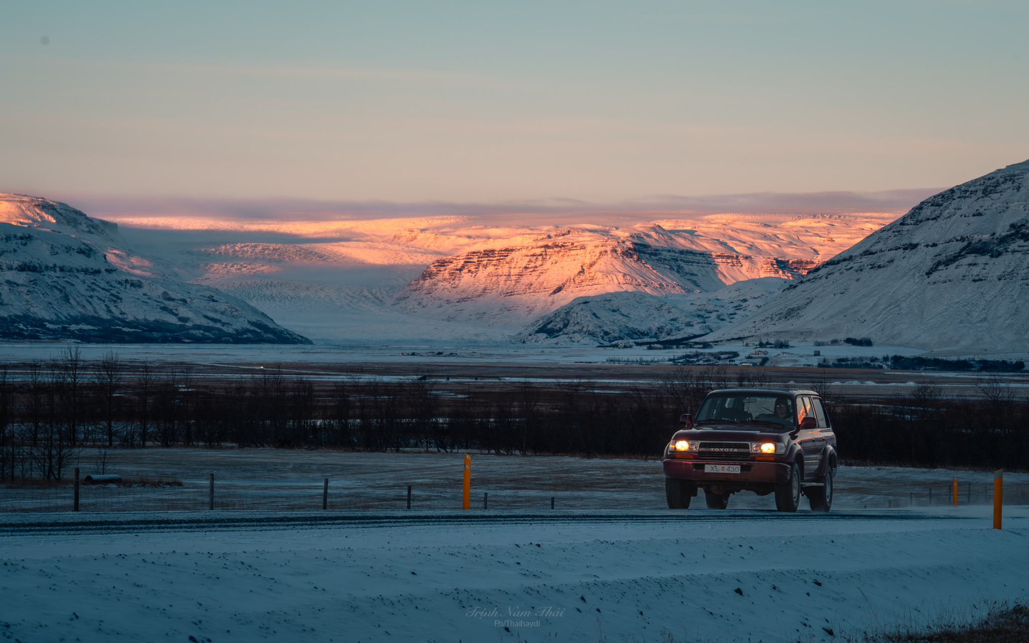 Lái xe trên đường phía Nam Iceland