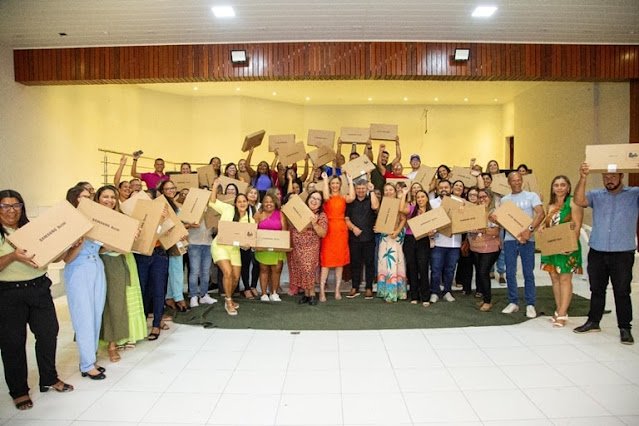 Gurinhém: Prefeito Tarcísio Saulo é aplaudido por professores após anúncio do pagamento do Precatório do FUNDEF